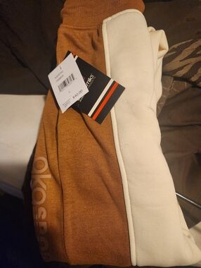 Brown Akademics Sweats